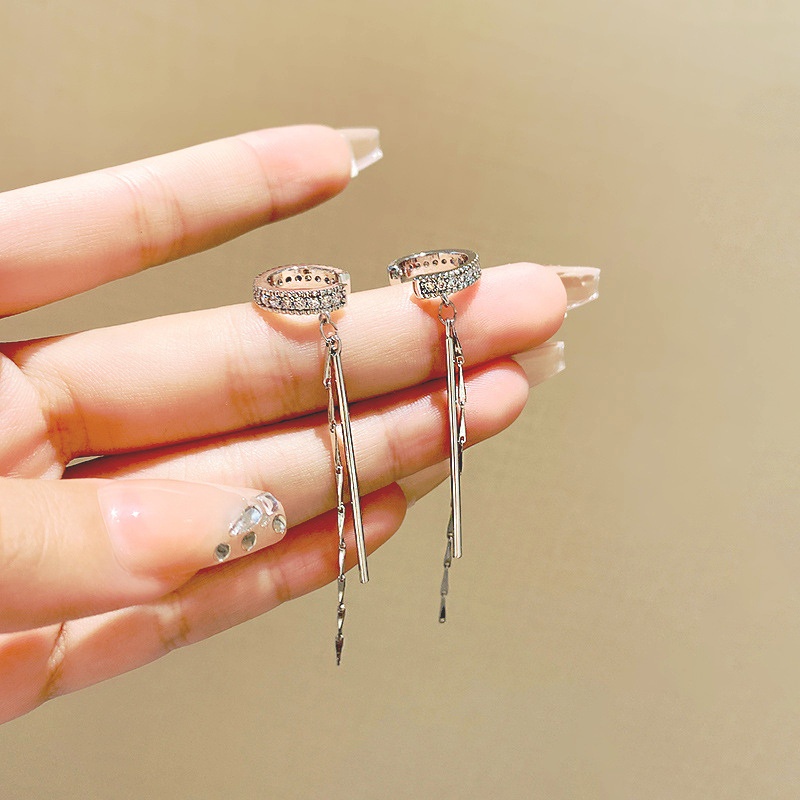 1 Pc Anting Rumbai Panjang Aksen Berlian Imitasi Untuk Wanita