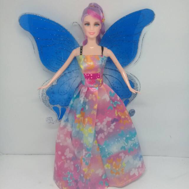 Koleksi busana pri c dengan bonekanya