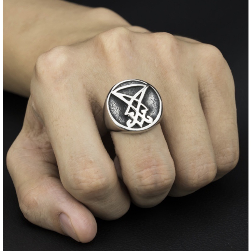 Metrosexual man jewelry male Satan ring retro tide Metrosexual personality jewelry popular ring