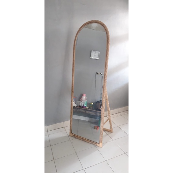 ROTAN CERMIN STANDING LILITAN PITRIT 160 X60