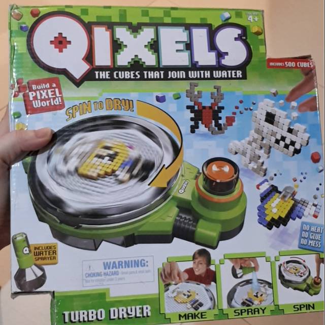 Qixels cubes join with water