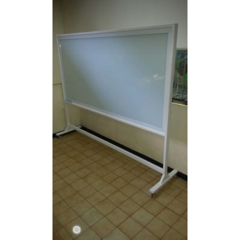 

PAPAN TULIS KACA MAGNETIK STANDING BOARD 120 X 240