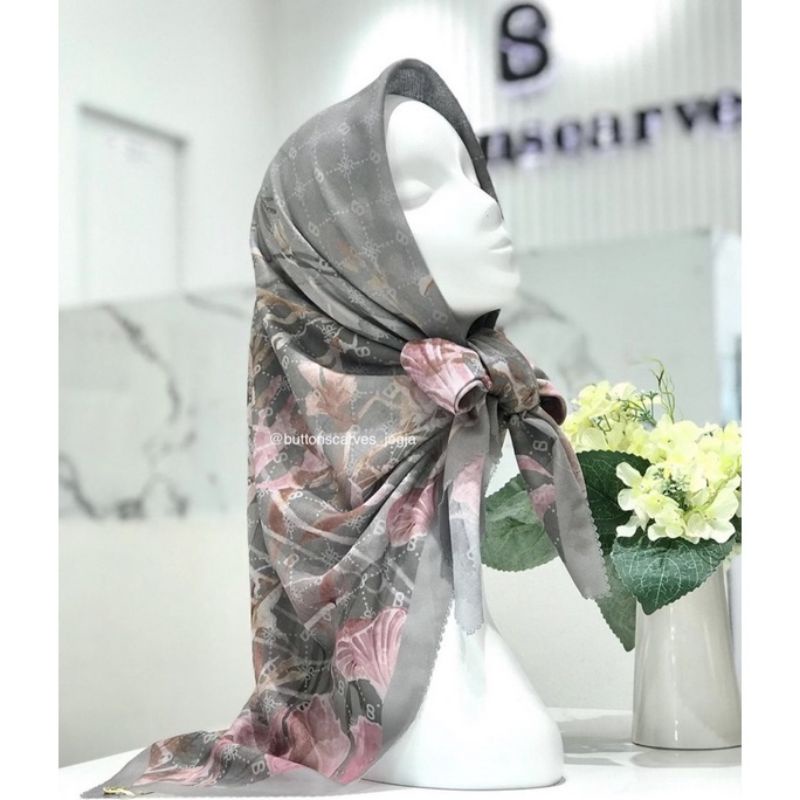 NEW Xanadu Lava buttonscarves