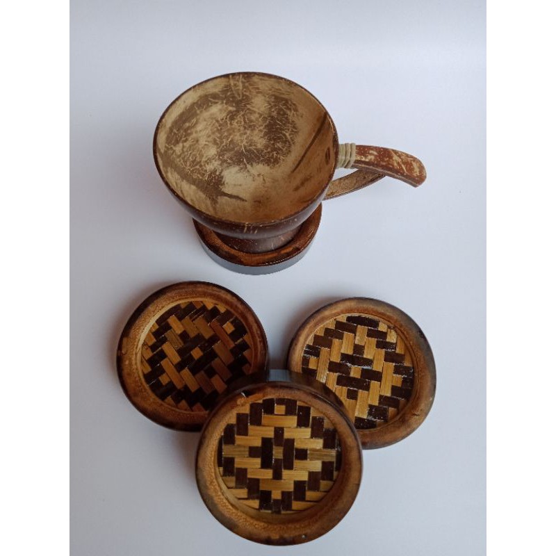 tatakan cangkir dan gelas anyaman bambu hitam