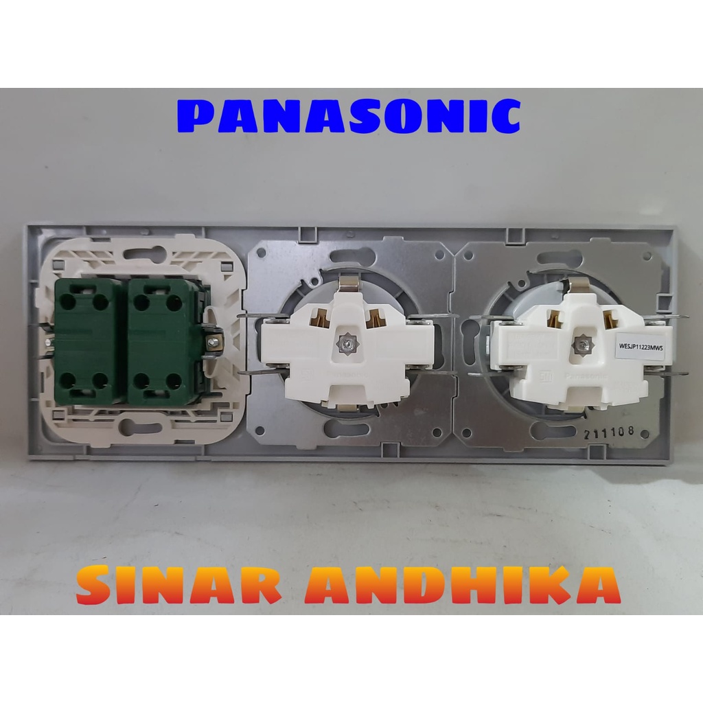 STOP KONTAK DOUBLE + SAKLAR SERI KECIL SILVER PANASONIC WESJP 11223MWS+WESJ 5931MWS