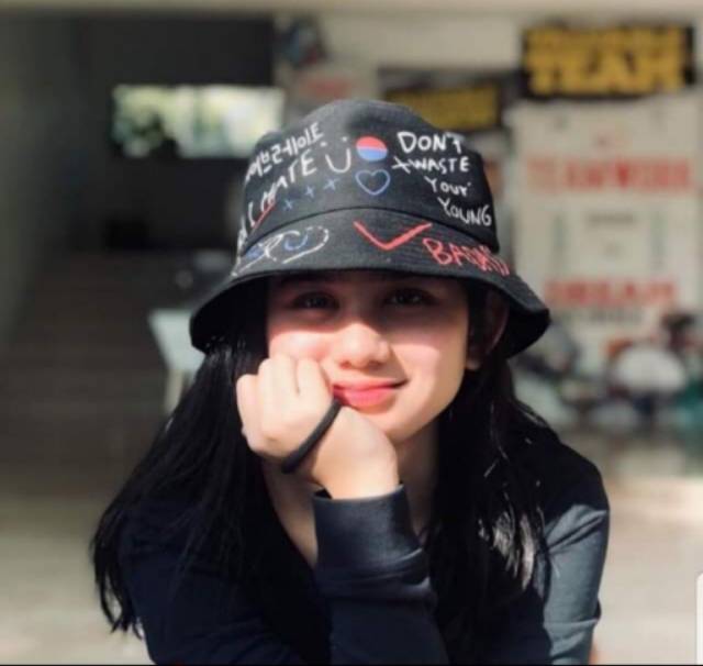 Topi Bucket Distro Pria / Wanita Hat Hitam Bolak Balik - Bucket Hat BADAS