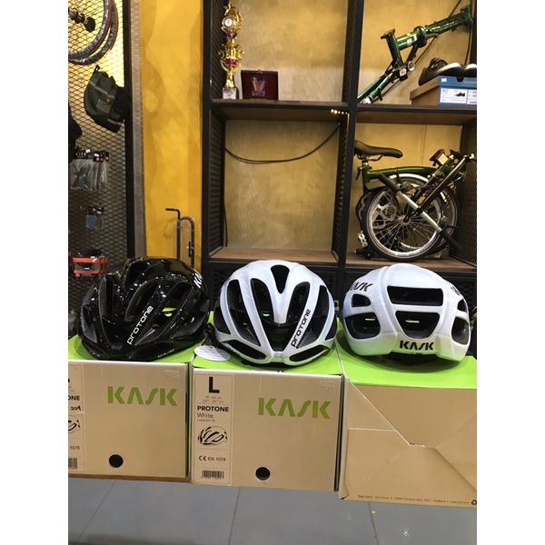 Helm Kask Protone BNIB