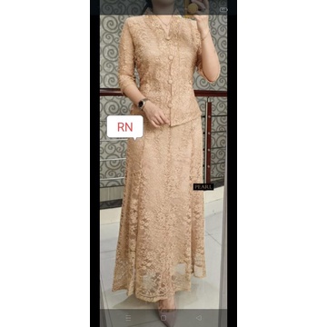 *Ready besok*Blus Brokat Hoki premium,KILAT

Bunga brokatnya bagus

Lapis Furing

Resleting samping
