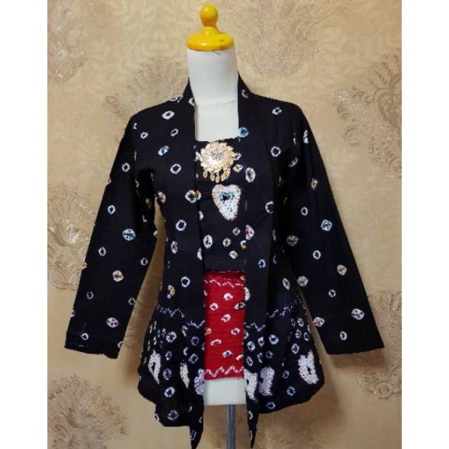 Kebaya Kartini Kutubaru Jumputan Dian Sastro Hitam Kebaya Kartini Kutubaru Jumputan Dian Sastro Hitam