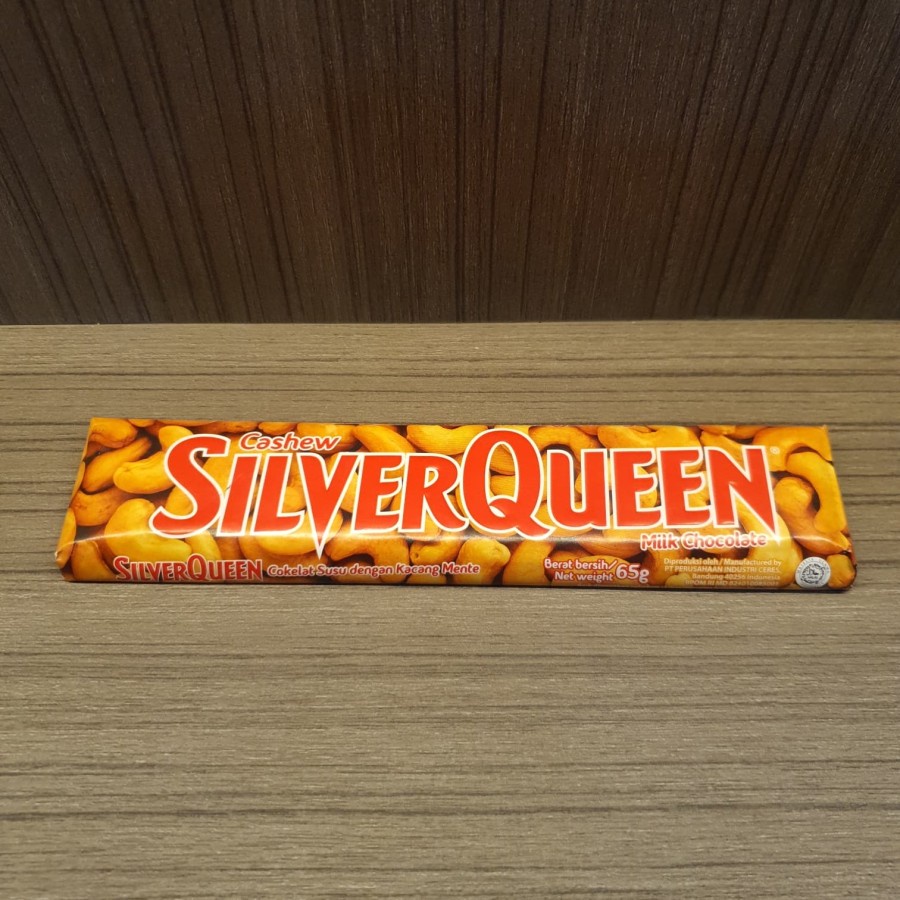 

Silver Queen Milk Chocolate Coklat Silver Queen Cashew HALAL 65 Gr