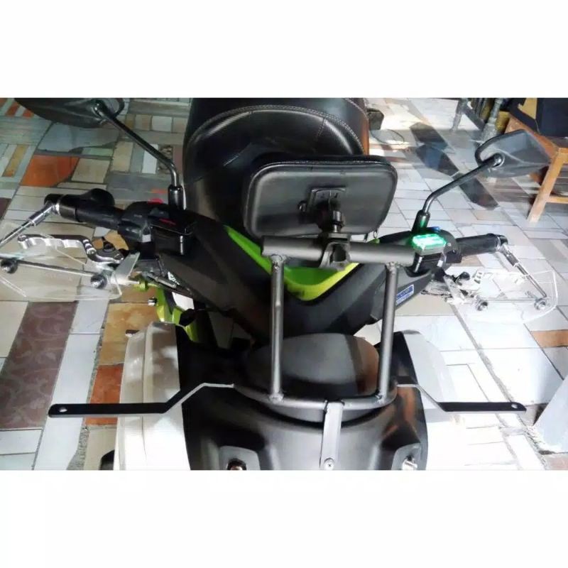 Dudukan holder hp nmax plus lampu variasi