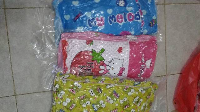 Bantal cinta imut../mini brendis.. ukuran 58x28 super lembut