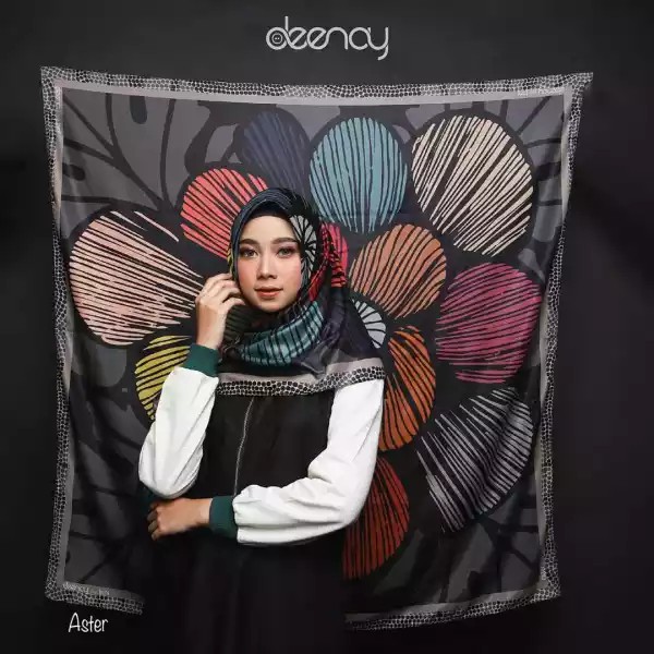 KERUDUNG SEGI EMPAT DEENAY MOTIF HITAM TREND VOAL PREMIUM