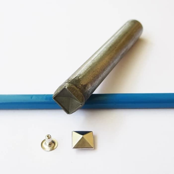 Alat Pukul Pemukul Paku Rivet Centang Piramida Spike