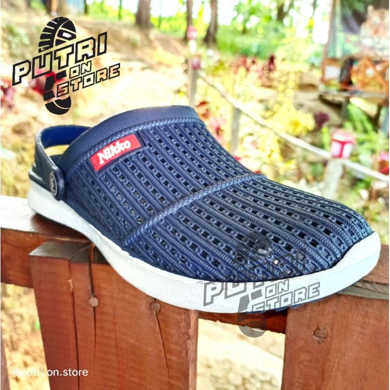 Sandal sepatu slop selop cowok pria karet BAKPAO anti air awet NIKKO 8151