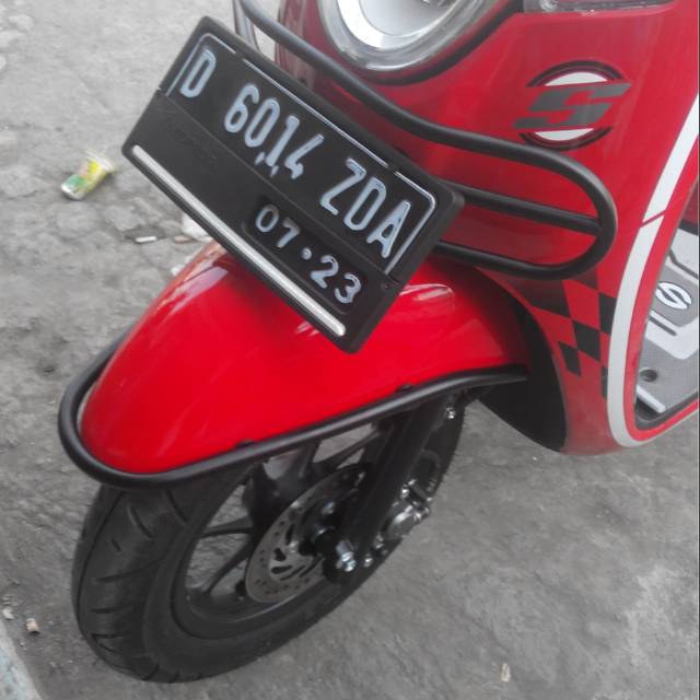 Gril plat nomor plus lis spakbor depan scoopy2017/2018 aksesoris scoopy