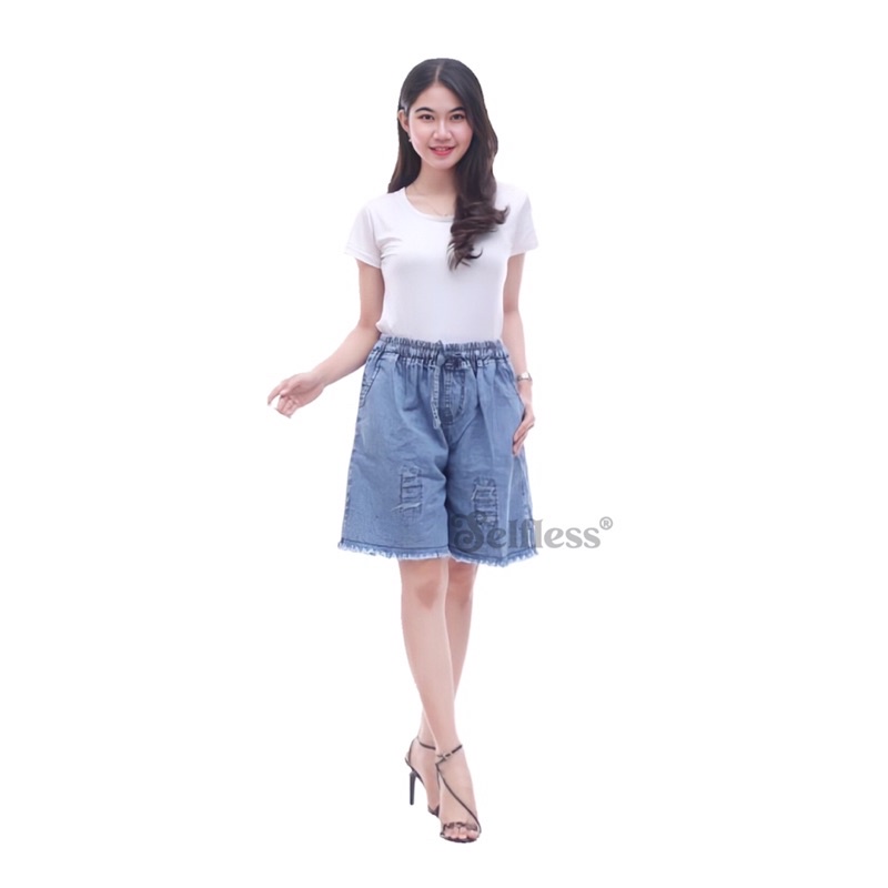 Celana Pendek Hot Pants kulot Jeans 3/4 Wanita Celana Kulot Jeans Sobek Rawis Pendek Jumbo Celana Kulot sobek cewek.kulot boyfriend.yang terlaris.kulot pendek rawis wanita..kulot hot pants sobek rawis virall celana pendek wanita sobek bahan jeans