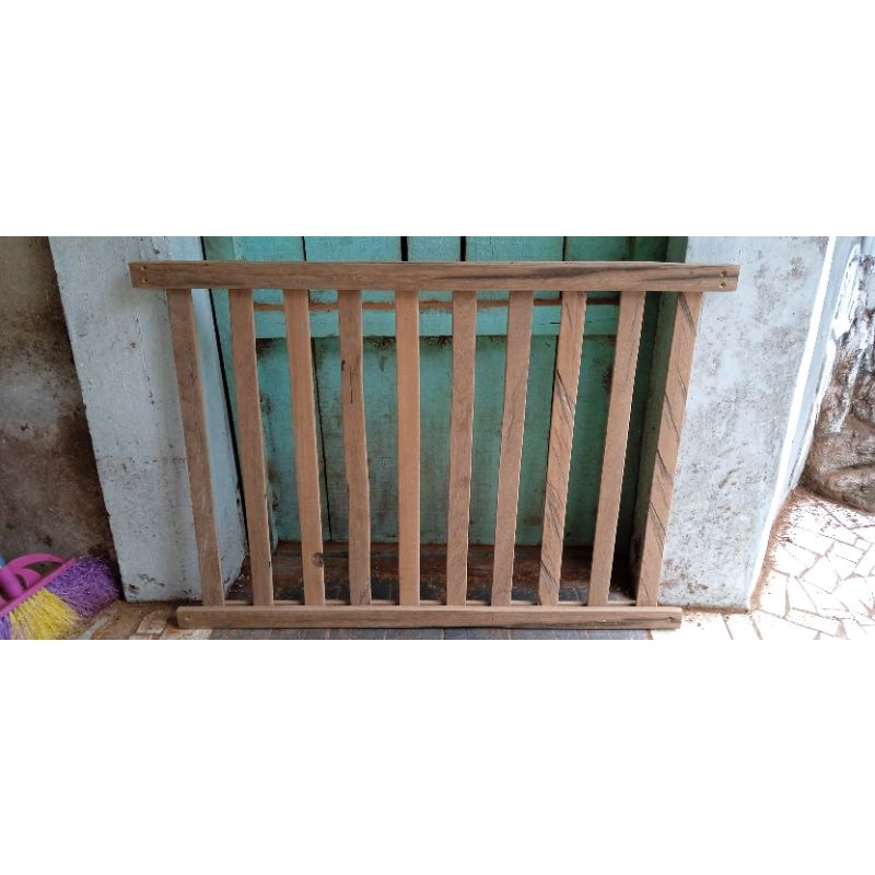 pagar anak kayu ulin