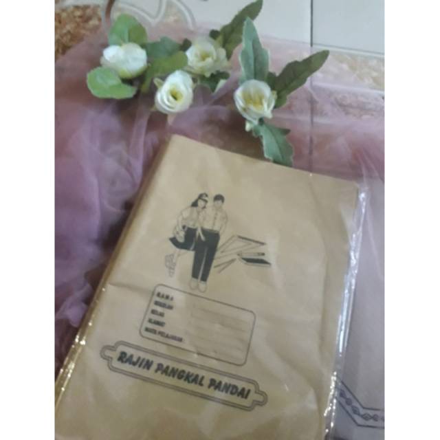 

Sampul coklat buku kwarto kuarto