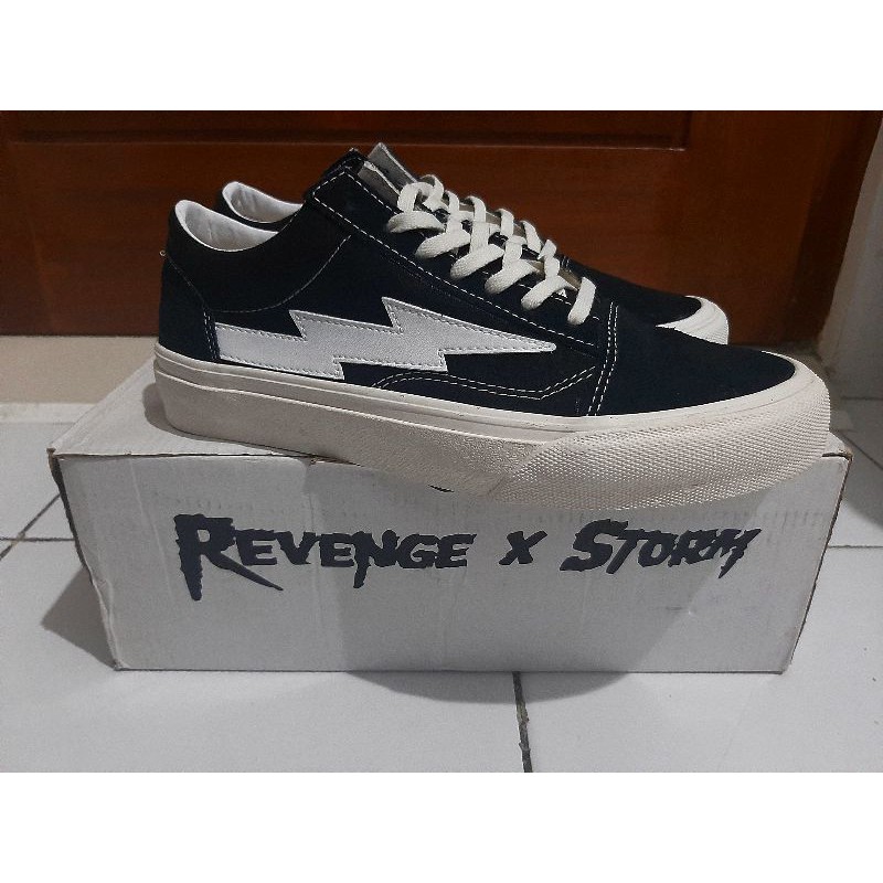 Sepatu Revenge X Storm Size 39 BNIB Premium Vans oldskool
