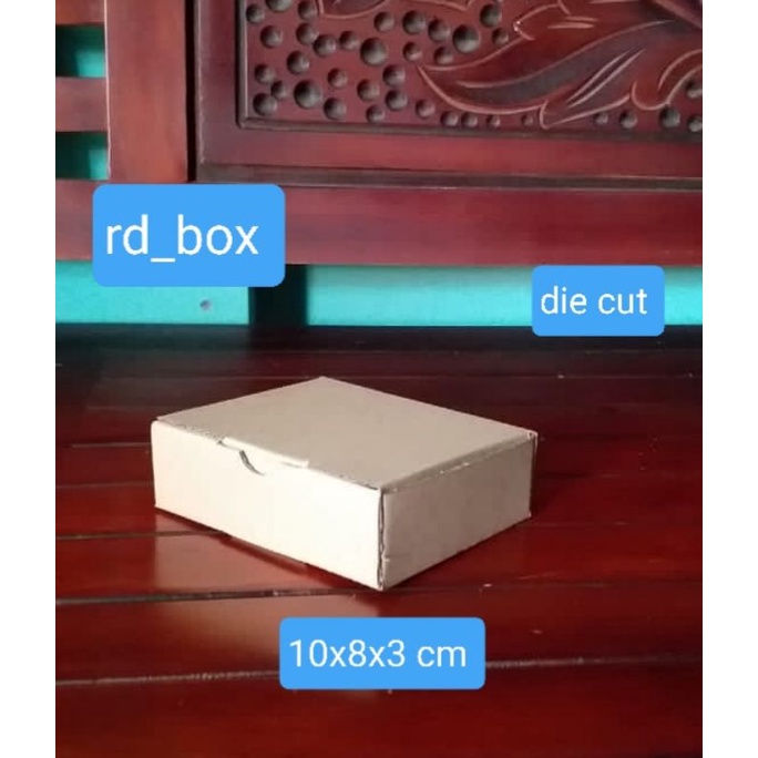 

kardus/karton/box 10x8x3 cm kotak kartu,kotak kado,box die cut