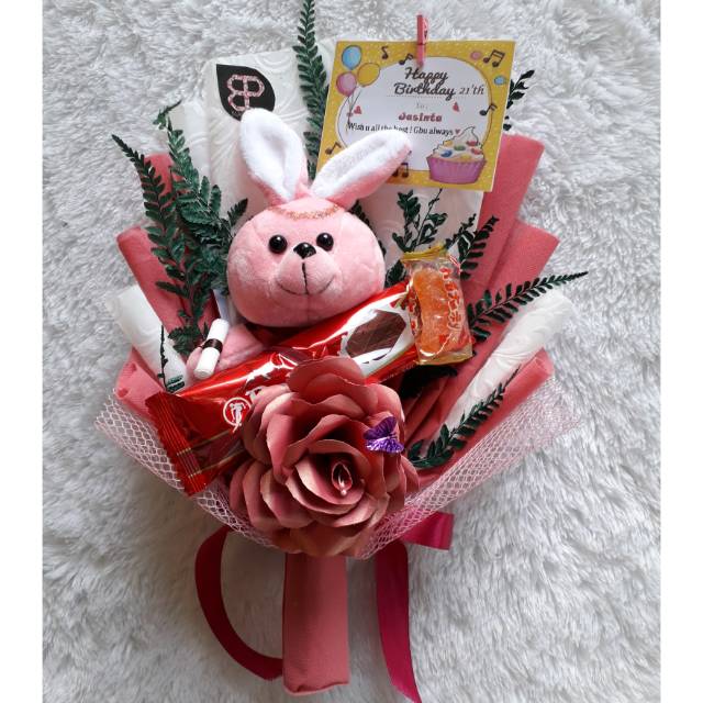 Kado Ulang Tahun Murah Dan Lucu / Buket bunga kertas Boneka dan Coklat Permen