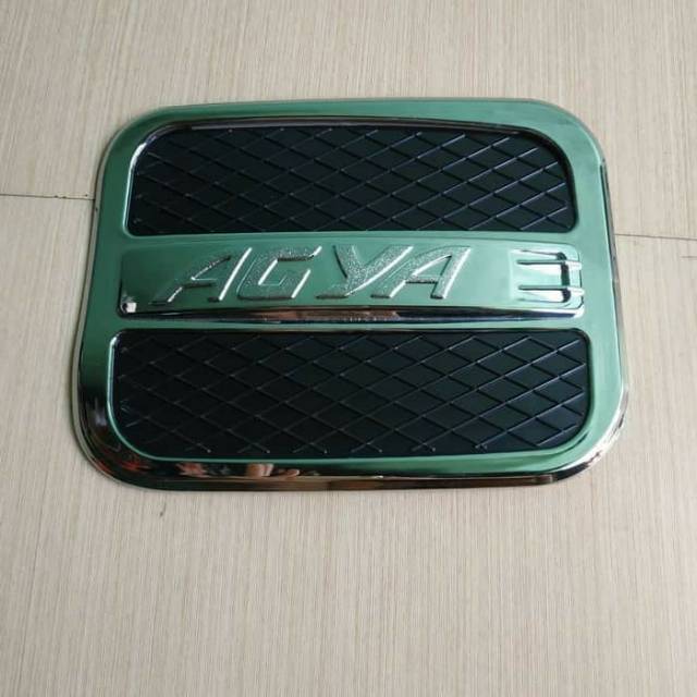 Tank cover mobil Agya hitam lis chrome