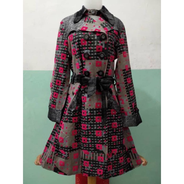 COAT BRAND CUSTO BARCELONA (LIKE NEW)