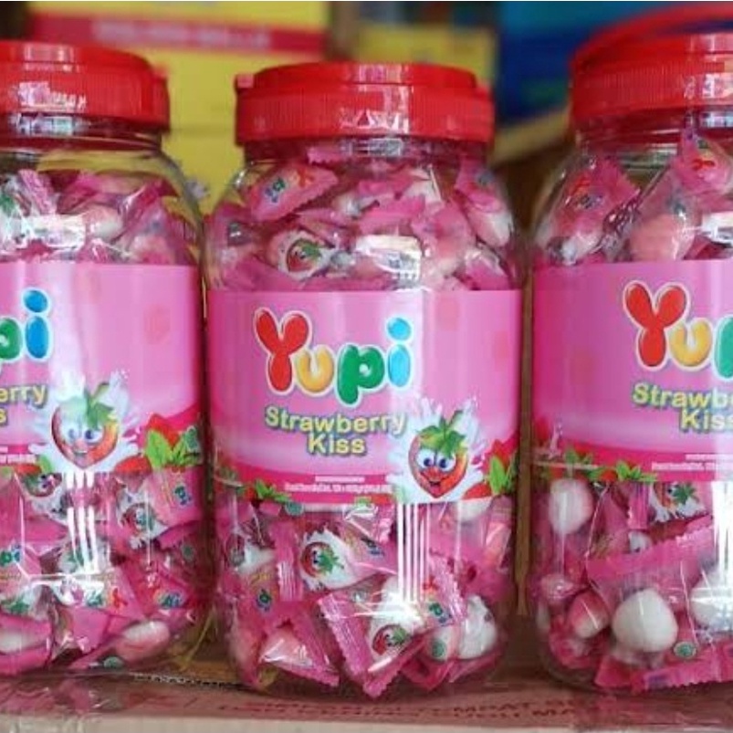 

Permen Strawberry Kiss Yupi Toples 300gr