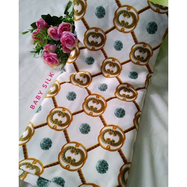 Kain baby silk panjang 4,4m motif Chanel