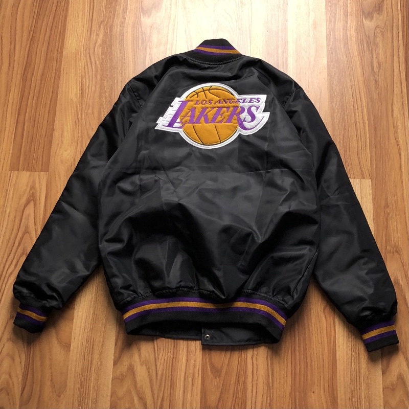 JAKET BOMBER VARSITY - LAKERS TEXT UNGU BORDIR HITAM TAG + LABEL JACKET