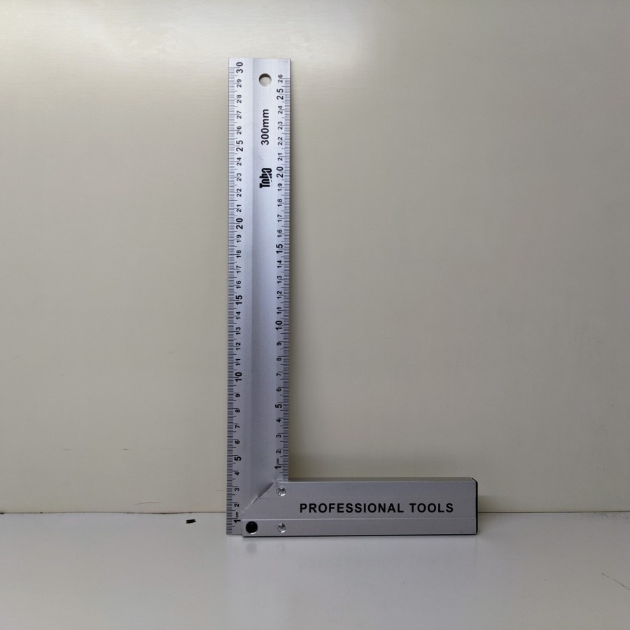 

Penggaris siku tukang 30 cm TOHO