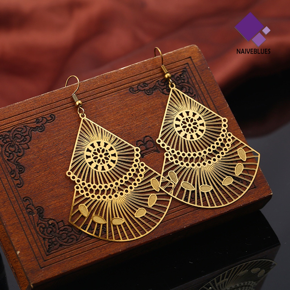 Anting Kait Model Hollow Out Multicolor Untuk Wanita