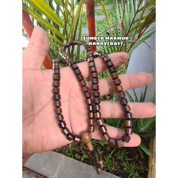 tasbih kayu gaharu asli tasbih gaharu wangi tasbih gaharu asli kalimantan tasbih gaharu buaya tasbih
