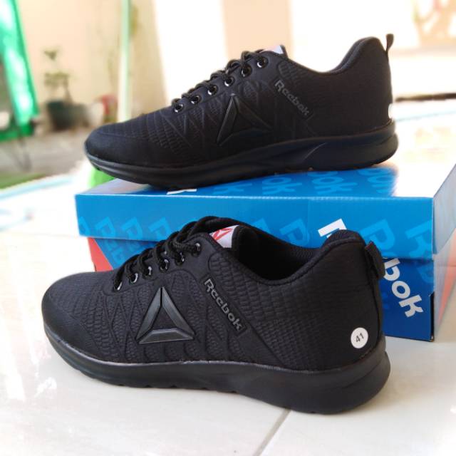  SEPATU  SEKOLAH  HITAM  POLOS REEBOK  CASUAL SNEAKERS PRIA 