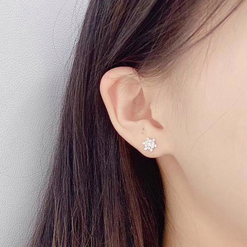 Anting Stud Desain Snowflake Aksen Kristal Untuk Wanita