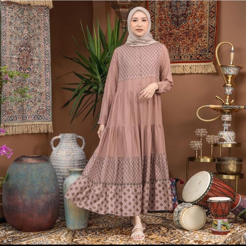 Lateefa dress Heaven lights