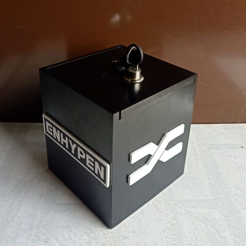 Celengan Target  Desain ANHYPEN