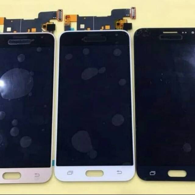 LCD Samsung J3 2015 J300 Fullset Touchscreen Contras