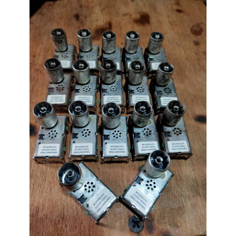 tuner tv led tdss-g221d