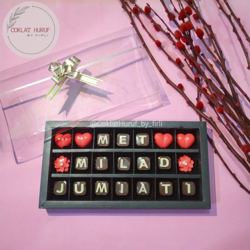 

Coklat Gift Box / Coklat Huruf Kado Hadiah Praline (3 Baris)