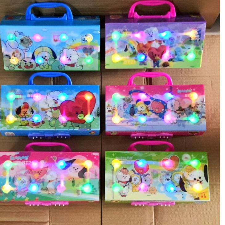 

Hemat Khusus Tempat Pensil / Kotak Pensil 3 Susun 3D LED Karakter