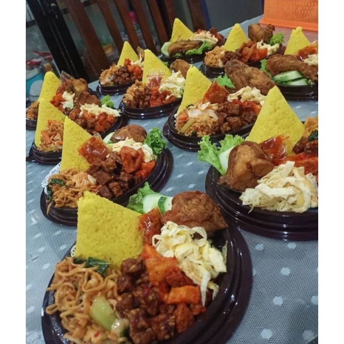 

NASI KUNING - PAKET TUMPENG MINI SERANG, FREE STIKER