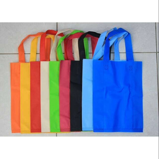 

Tas sponbond uk 25x35/Tas suvenier/Tas goodie Bag
