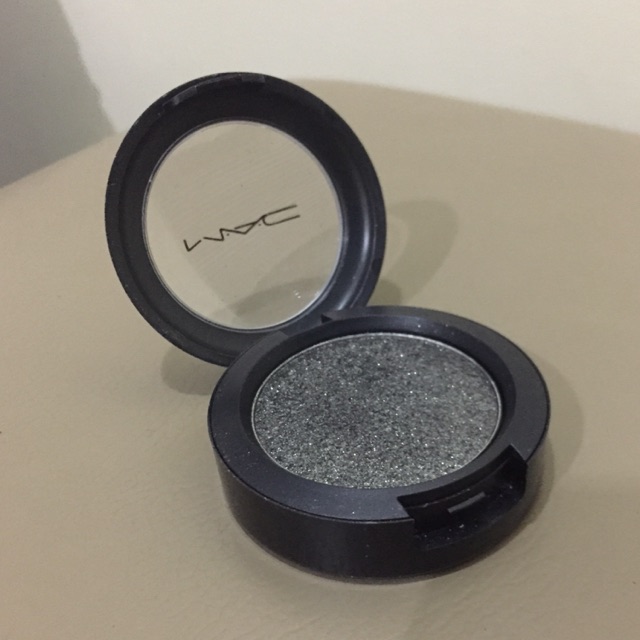 Preloved MAC pressed pigment eyeshadow, shade jet couture, 98% left