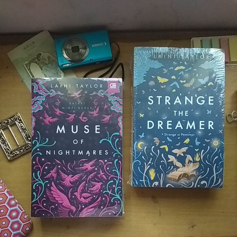 Strange The Dreamer Satu Set