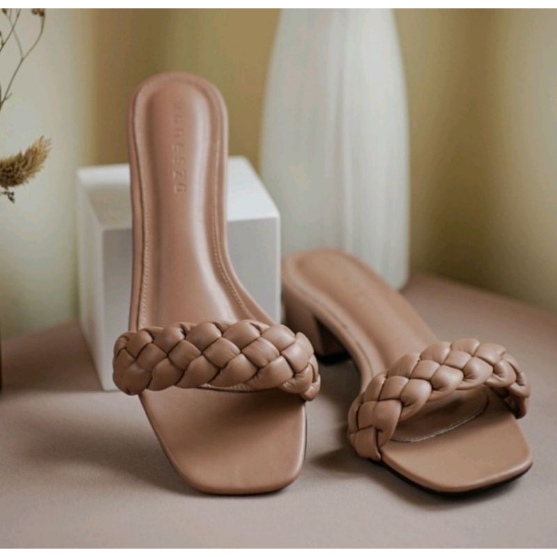 VANESZA WEAR sandal size 38