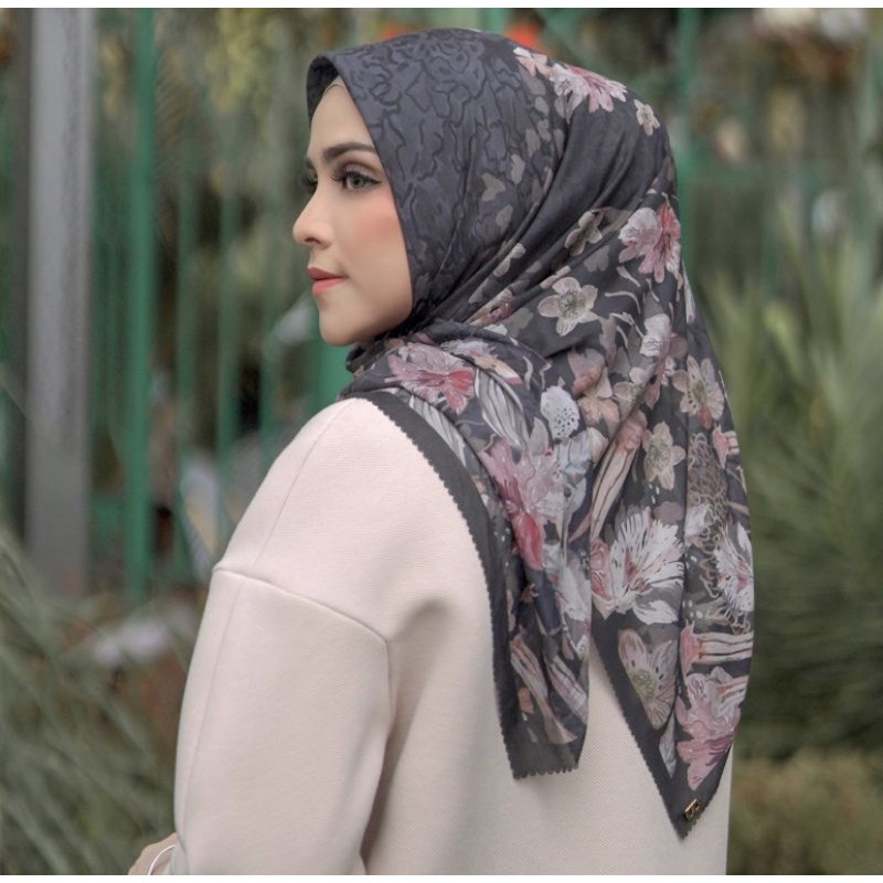 READY STOCK DAISY SERIES BLACK BY BUTTONSCARVES