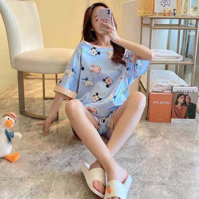 Hotpant Baju Tidur Familys Mickey bahan satin Import GoodQuality