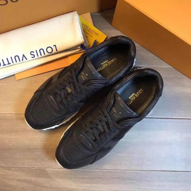 Sepatu Sneakers LV Hitam